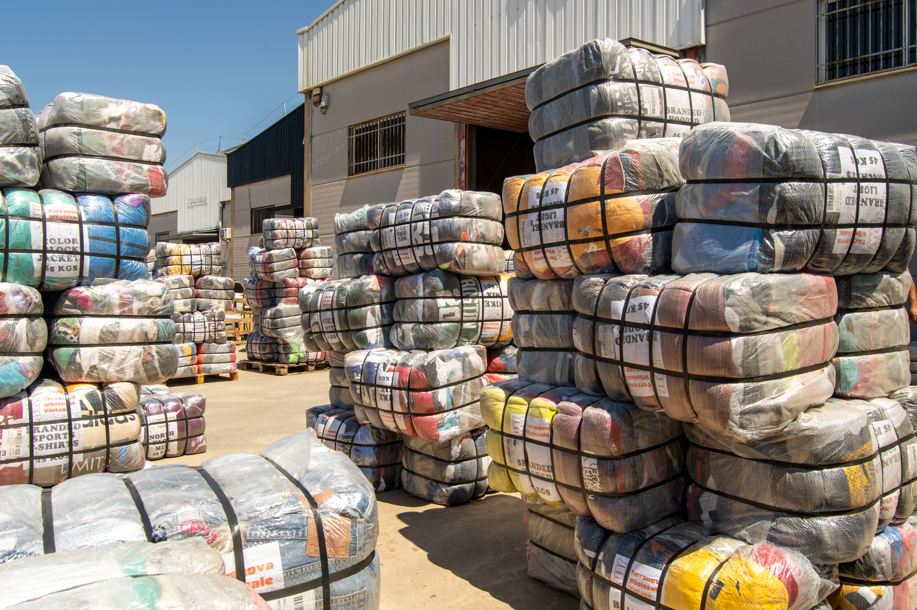 Shirt - Wholesale 00s from TVW Vintage Wholesale, Spain