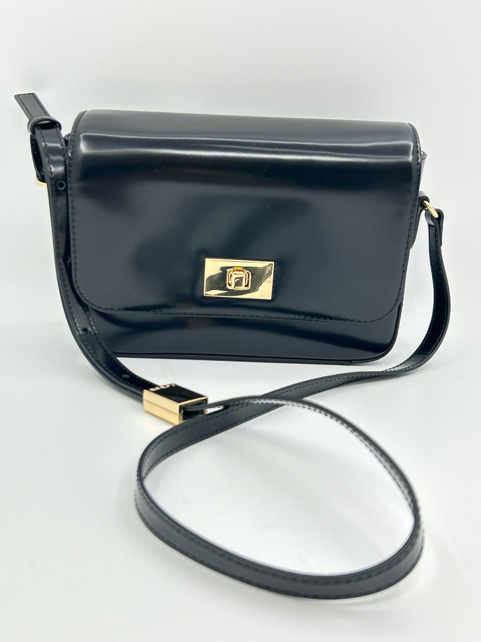 J.CREW NWT Black Women Purse - Wholesale consignment from Urban Renewal Consignment, United States