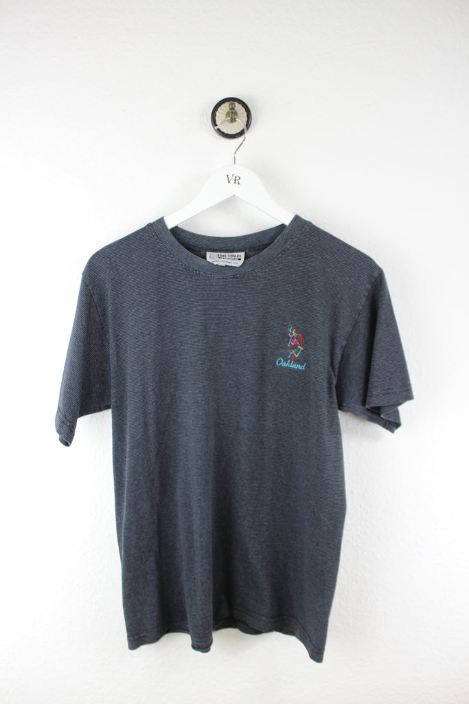 Vintage 90s Oakland T-Shirt (M) - Wholesale boho from Vintage & Rags, Germany