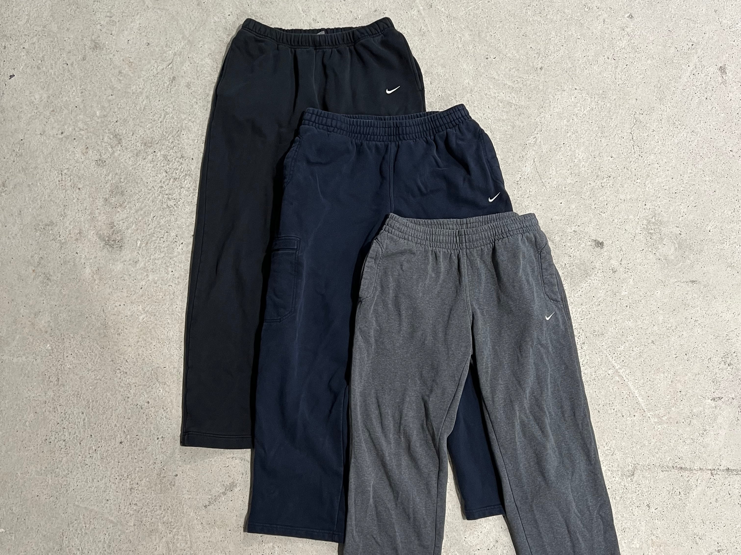 Nike Sweatpants - Wholesale retro from Vintage Wholesale Europe, Austria