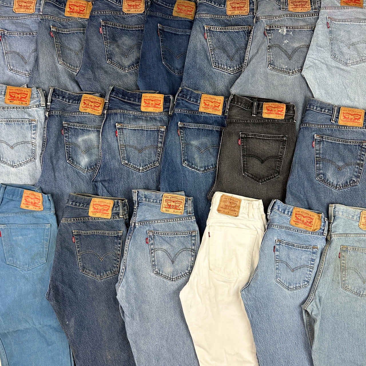 10 x LEVI MIXED CODE JEANS GRADE A - Wholesale casual from Vintage Wholesale Store, United Kingdom