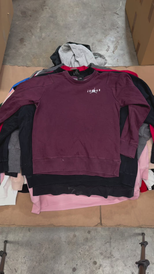 BULK 298 - 39 SWEATS MIX PETITES TAILLES - Wholesale eclectic from Vundle, France